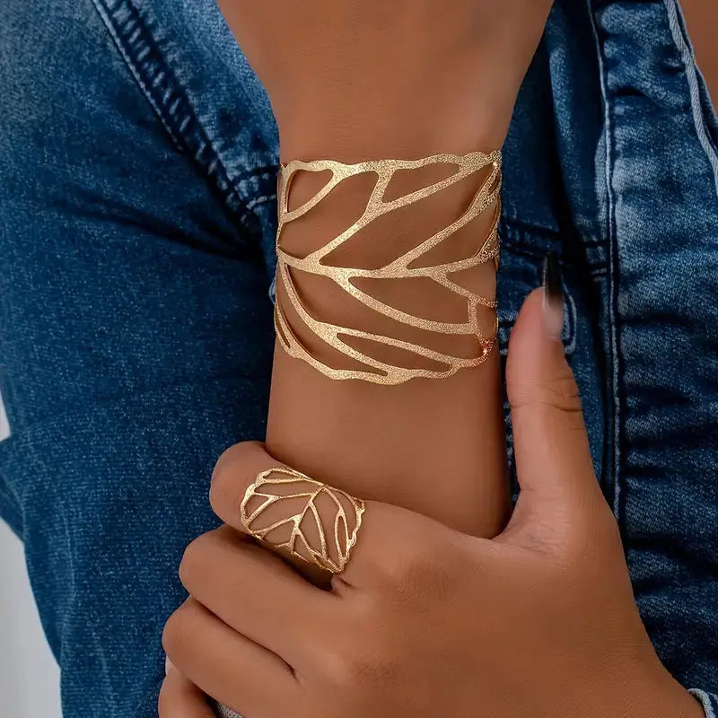 Vintage Leaf Design Bracelet