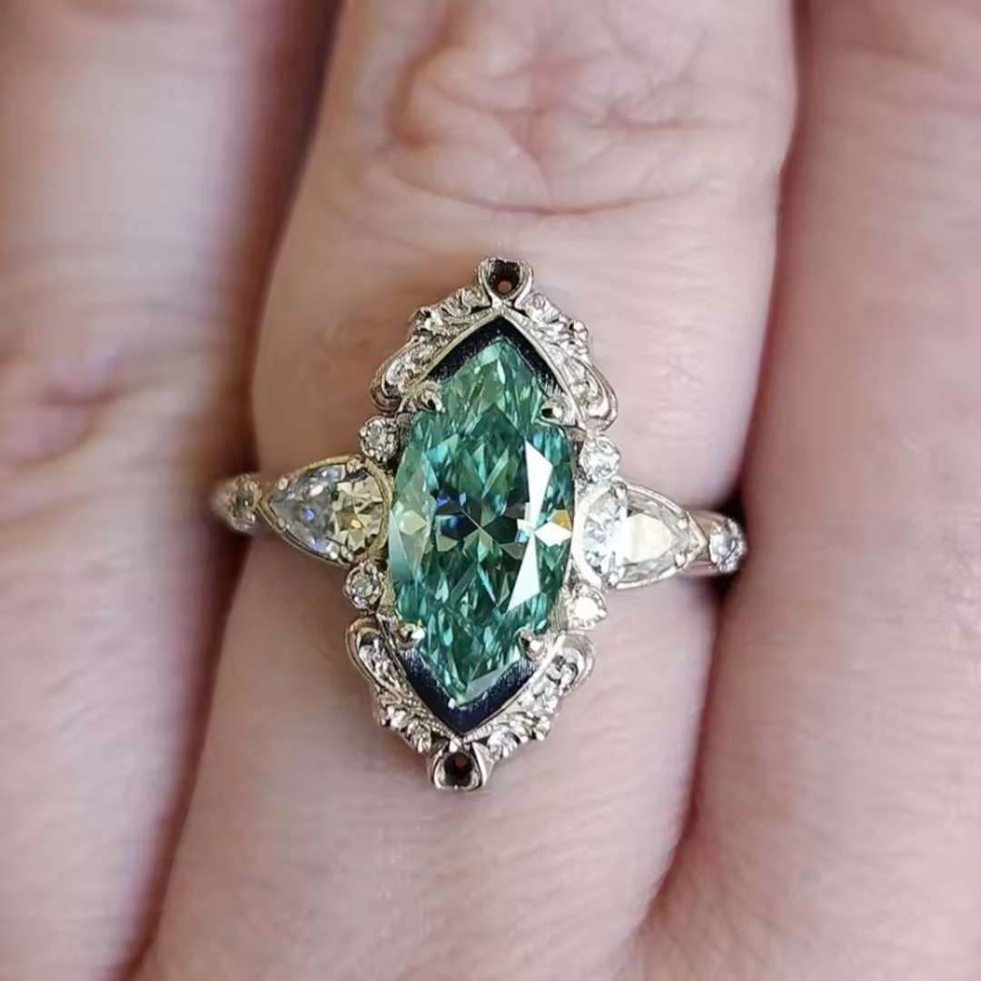 Vaelira Thorneywn Ring