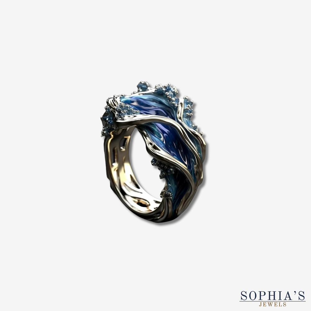 Vintage Gold Ring with Wavy Design