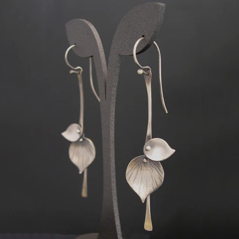 Retro Silver Leaf Design Earrings