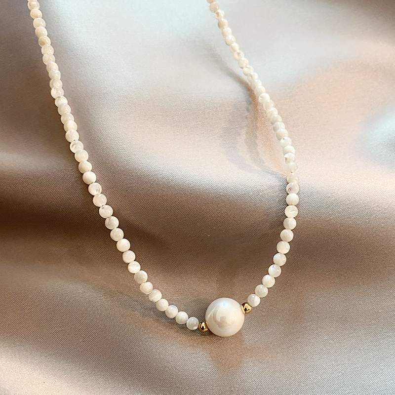 Classic & Elegant Pearl Necklace