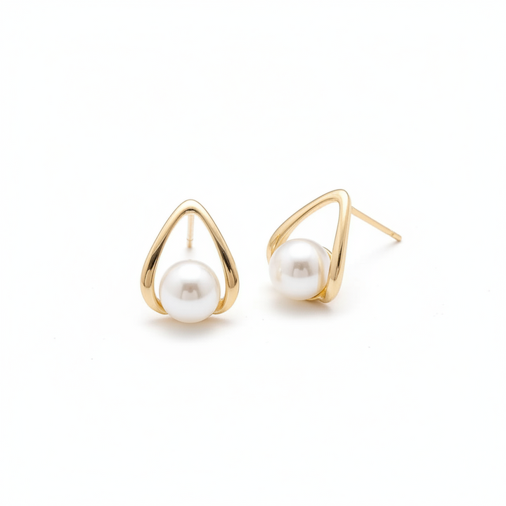 Hollow Triangular Pearl Earrings