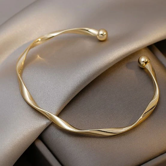 Elegant Open Gold Bracelet