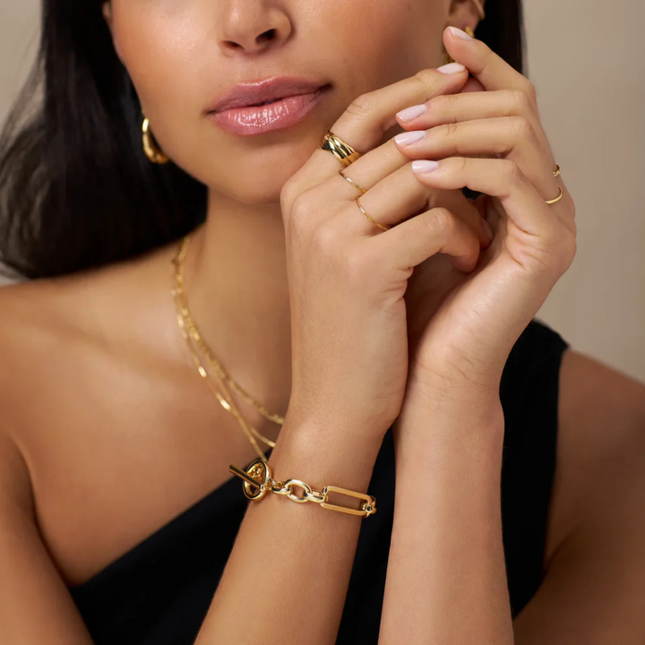 Gold Link Bracelet with Bar Clasp 18K